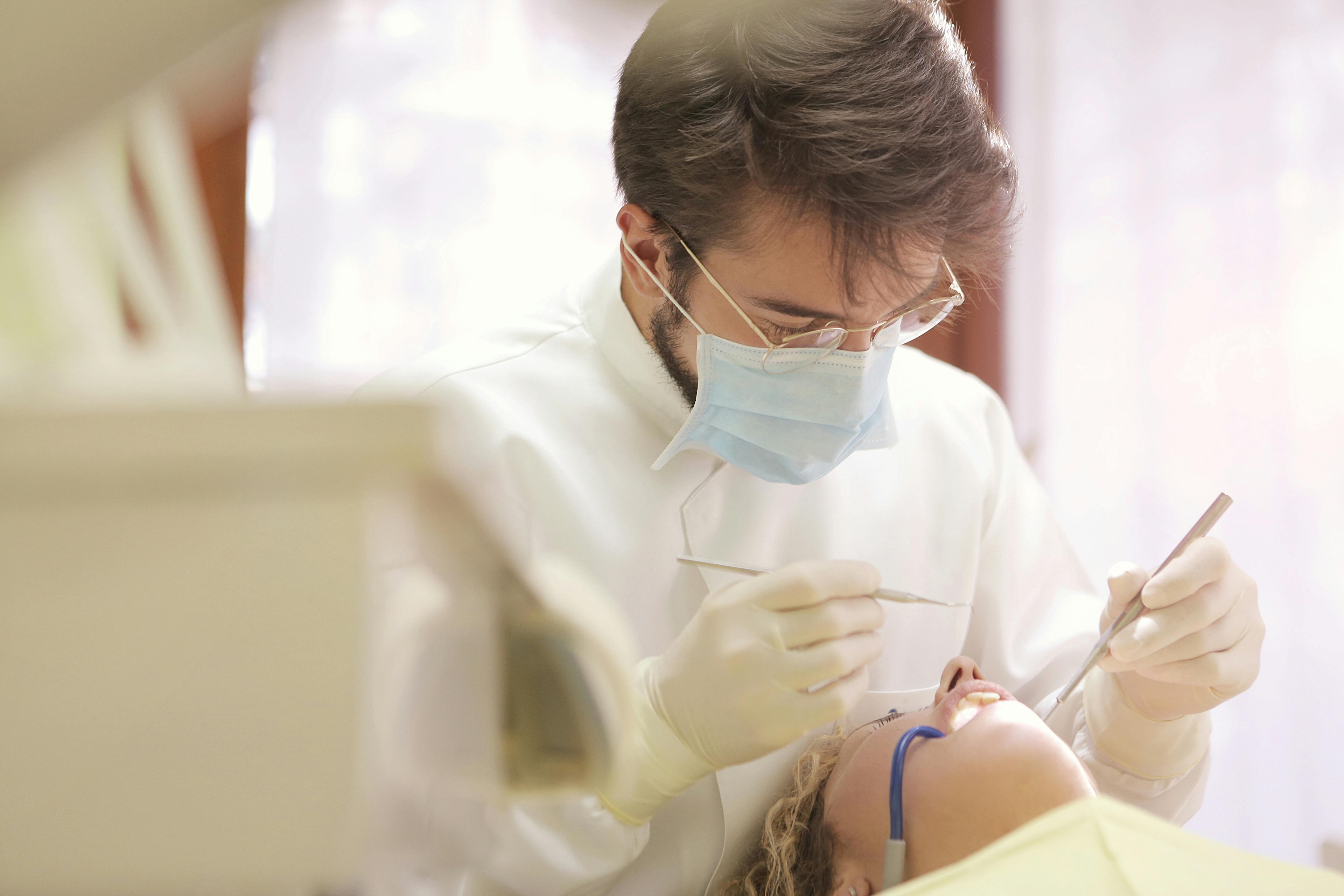 Paziente felice durante un trattamento dentale